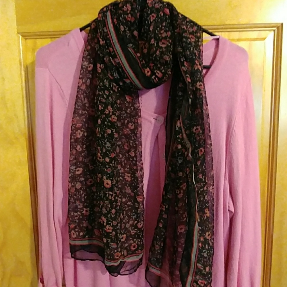 Light chiffon-like scarf